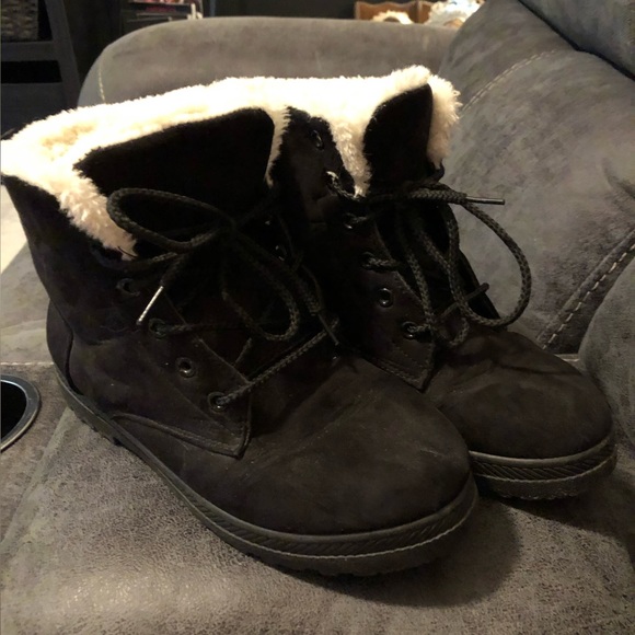 SQL Size 9 Women’s Black Fur-Lined Winter Boot - Picture 4 of 8